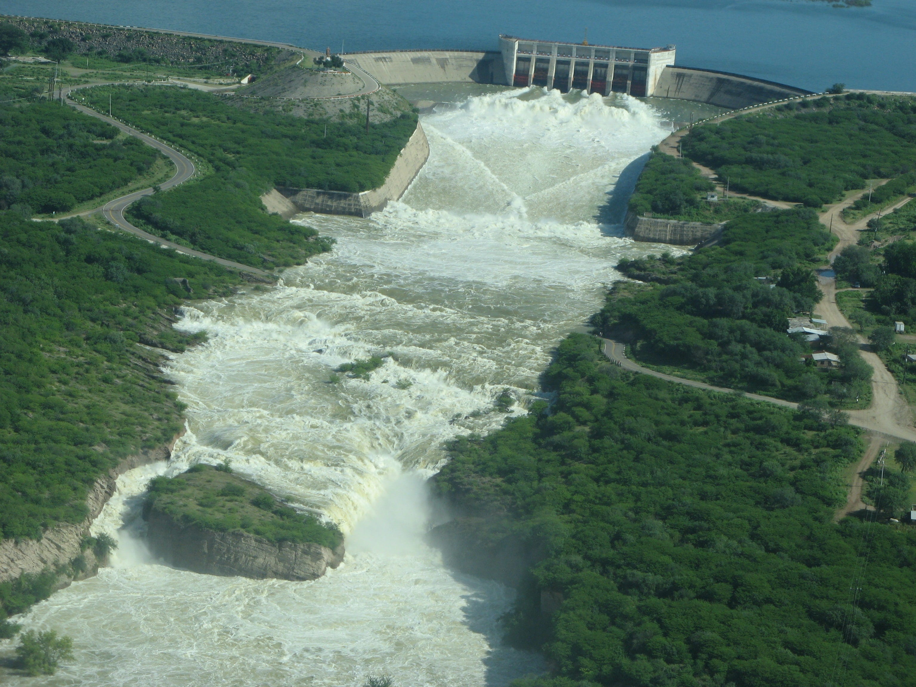 Presa-rio-fuerte